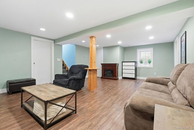 841 Willow Road, Franklin Square, NY 11010