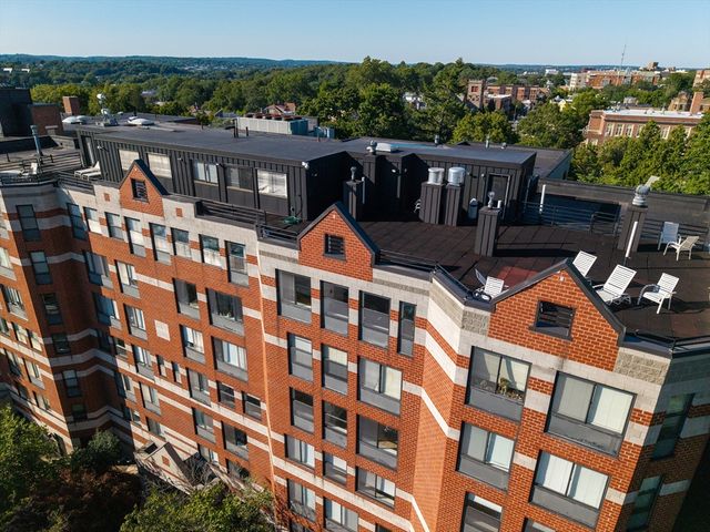 1933 Commonwealth Avenue 410, Boston, MA 02135