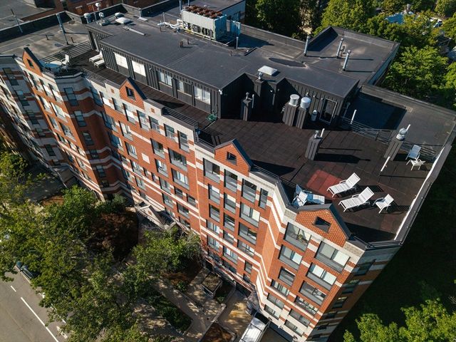1933 Commonwealth Avenue 410, Boston, MA 02135