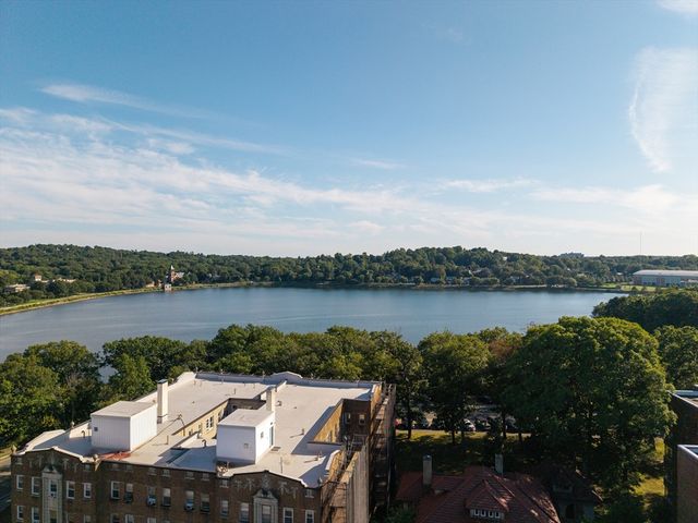 1933 Commonwealth Avenue 410, Boston, MA 02135
