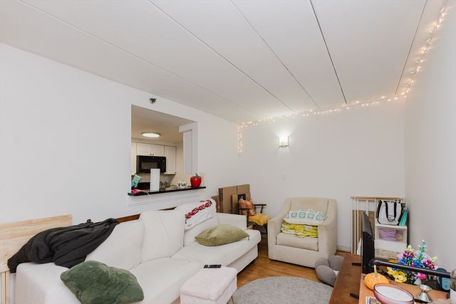 1933 Commonwealth Avenue 410, Boston, MA 02135