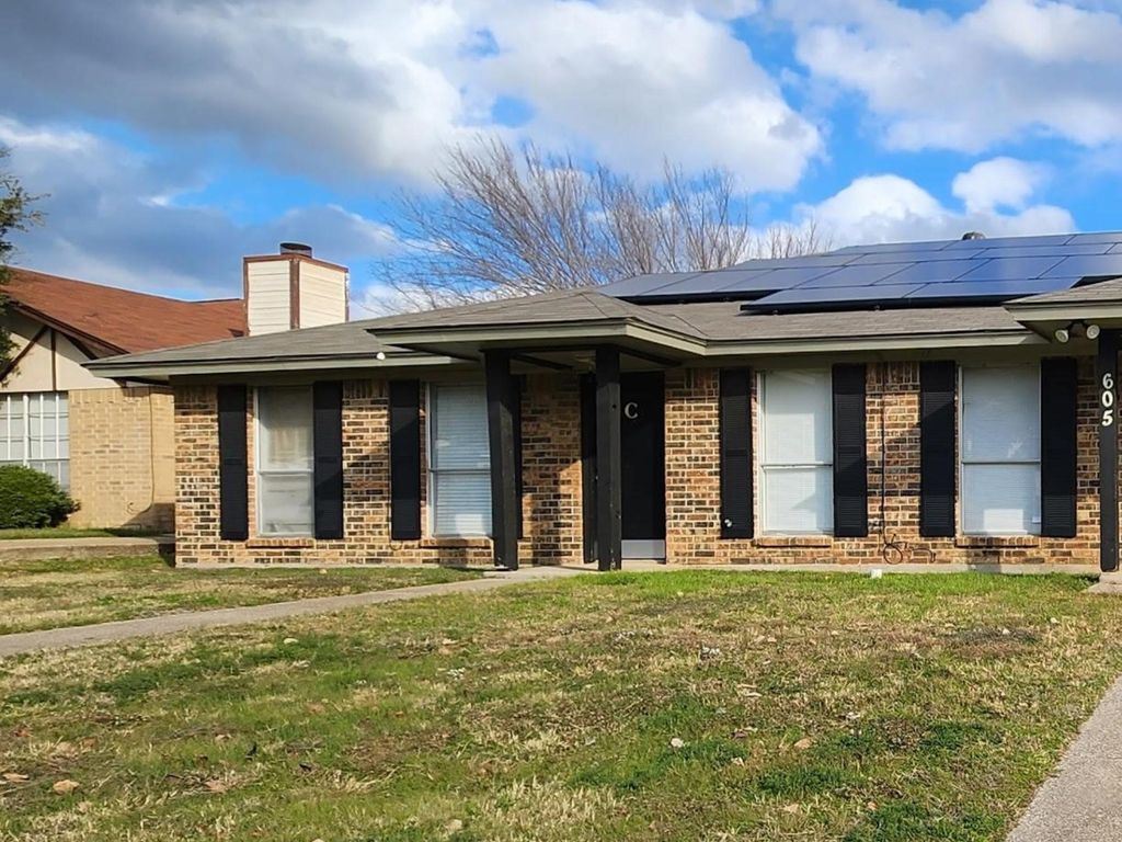 605 Starlinda Court, Arlington, TX 76012