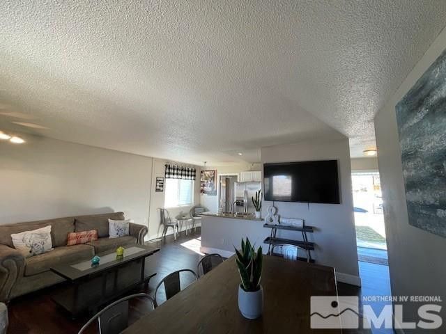 7411 Essex Way, Reno, NV 89506