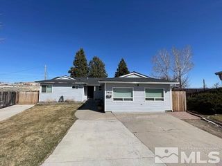 7411 Essex Way, Reno, NV 89506