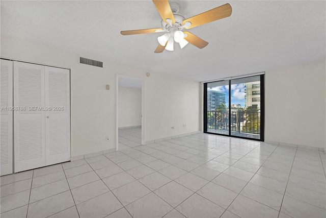 16751 NE 9th Ave 410, North Miami Beach, FL 33162