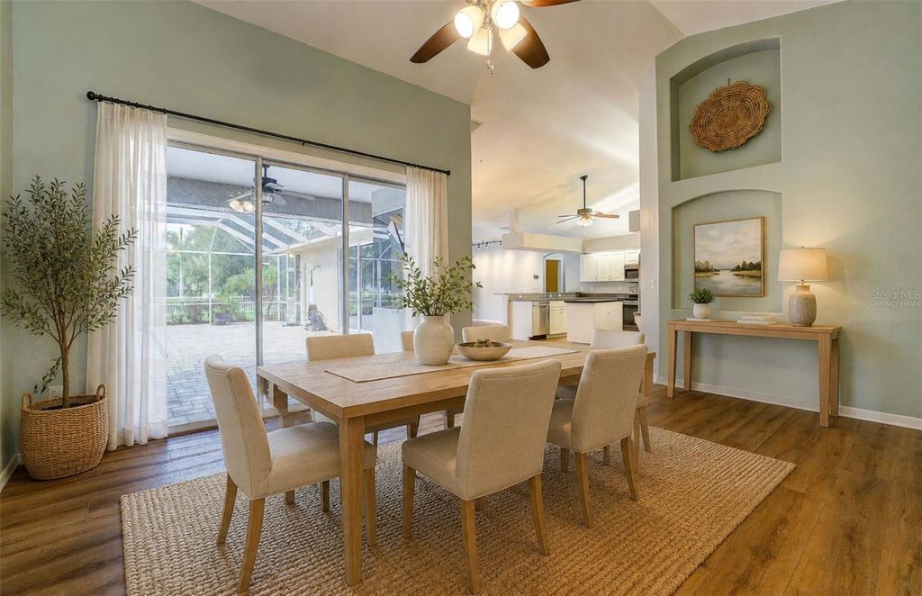 Image 2 of property listing at 143 MILL RUN E, Bradenton, FL 34212