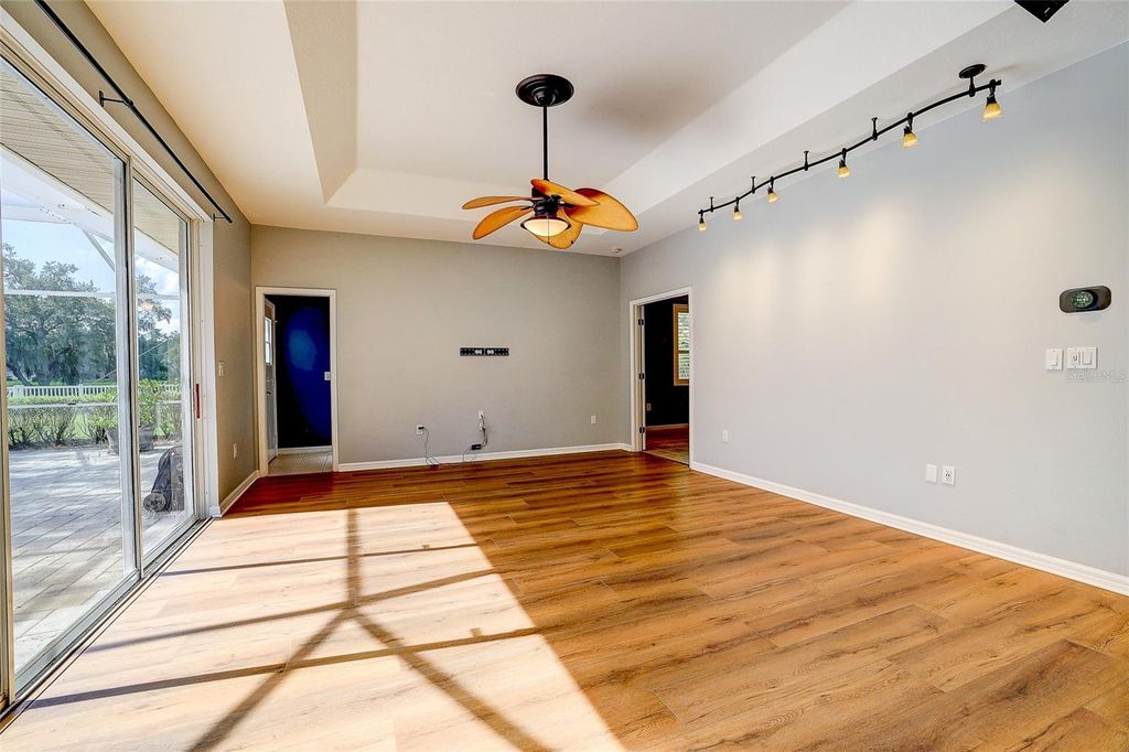 Image 17 of property listing at 143 MILL RUN E, Bradenton, FL 34212