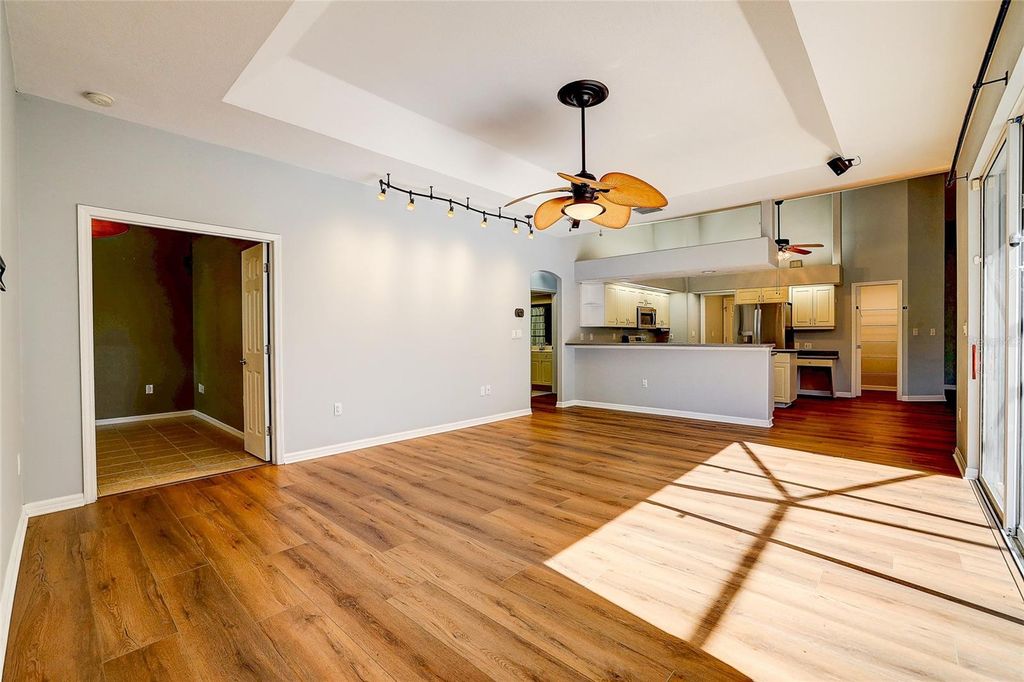 Image 19 of property listing at 143 MILL RUN E, Bradenton, FL 34212