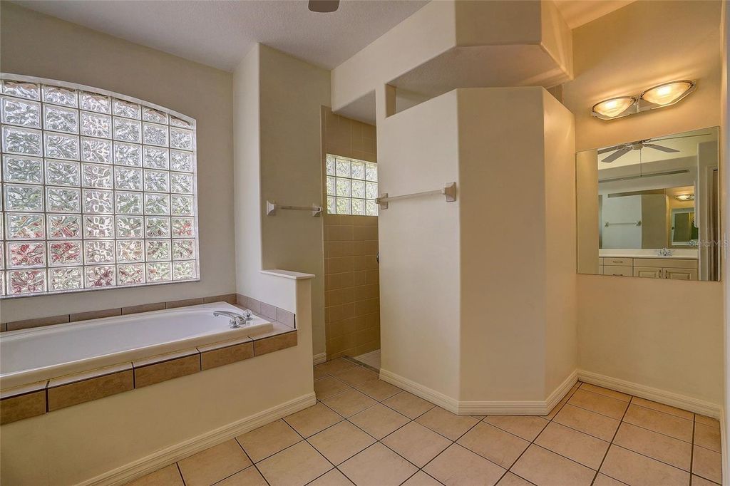 Image 27 of property listing at 143 MILL RUN E, Bradenton, FL 34212