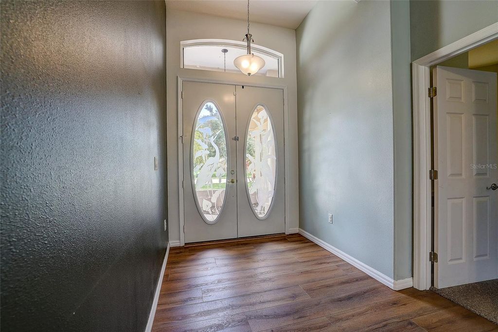 Image 7 of property listing at 143 MILL RUN E, Bradenton, FL 34212