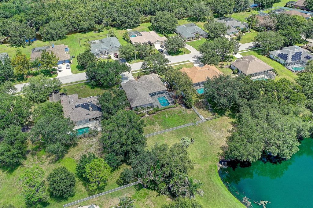 Image 62 of property listing at 143 MILL RUN E, Bradenton, FL 34212