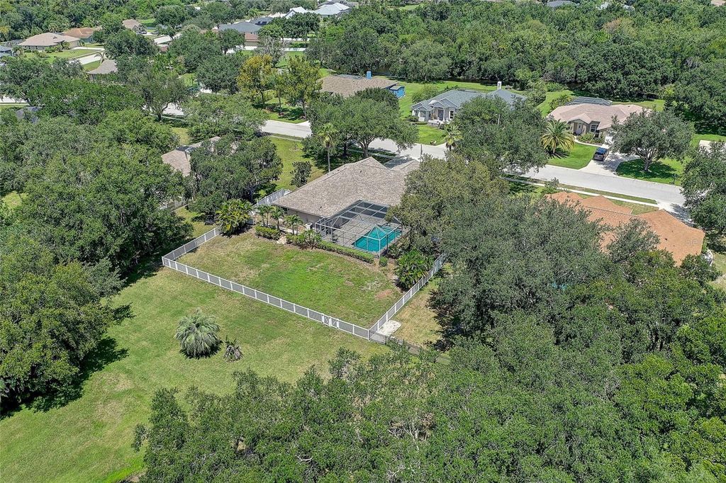 Image 65 of property listing at 143 MILL RUN E, Bradenton, FL 34212