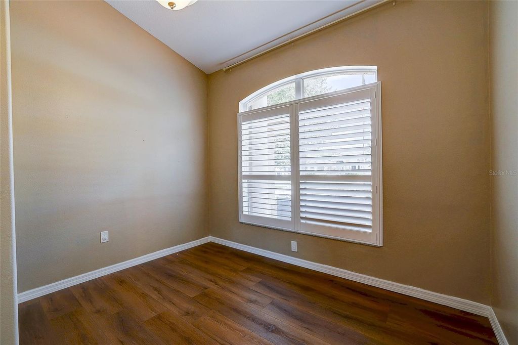 Image 9 of property listing at 143 MILL RUN E, Bradenton, FL 34212