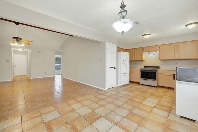 1935 Lisa LN, San Marcos, TX 78666