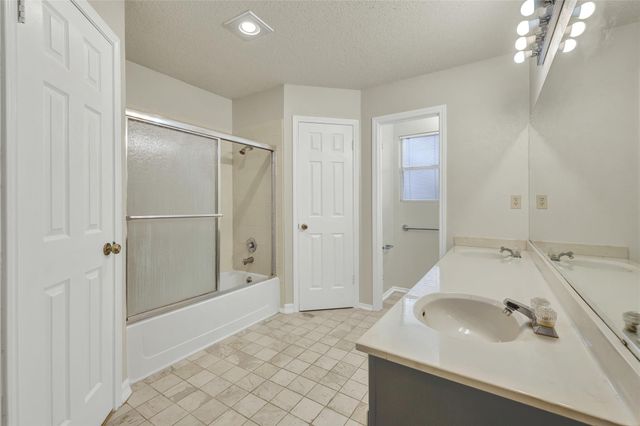 1935 Lisa LN, San Marcos, TX 78666