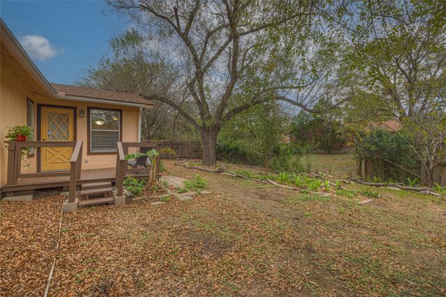 1935 Lisa LN, San Marcos, TX 78666