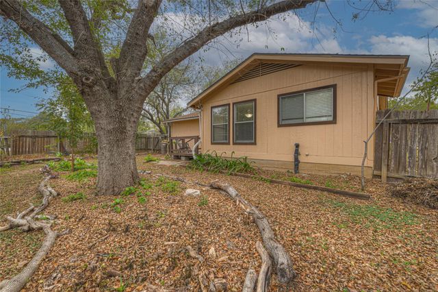 1935 Lisa LN, San Marcos, TX 78666