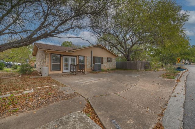 1935 Lisa LN, San Marcos, TX 78666