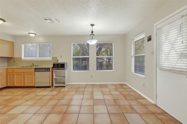 1935 Lisa LN, San Marcos, TX 78666