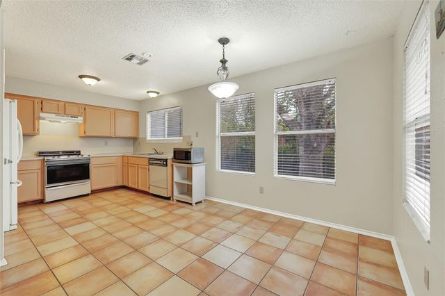 1935 Lisa LN, San Marcos, TX 78666