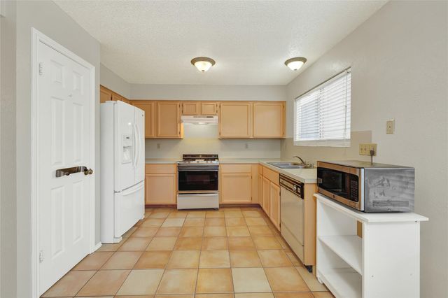 1935 Lisa LN, San Marcos, TX 78666