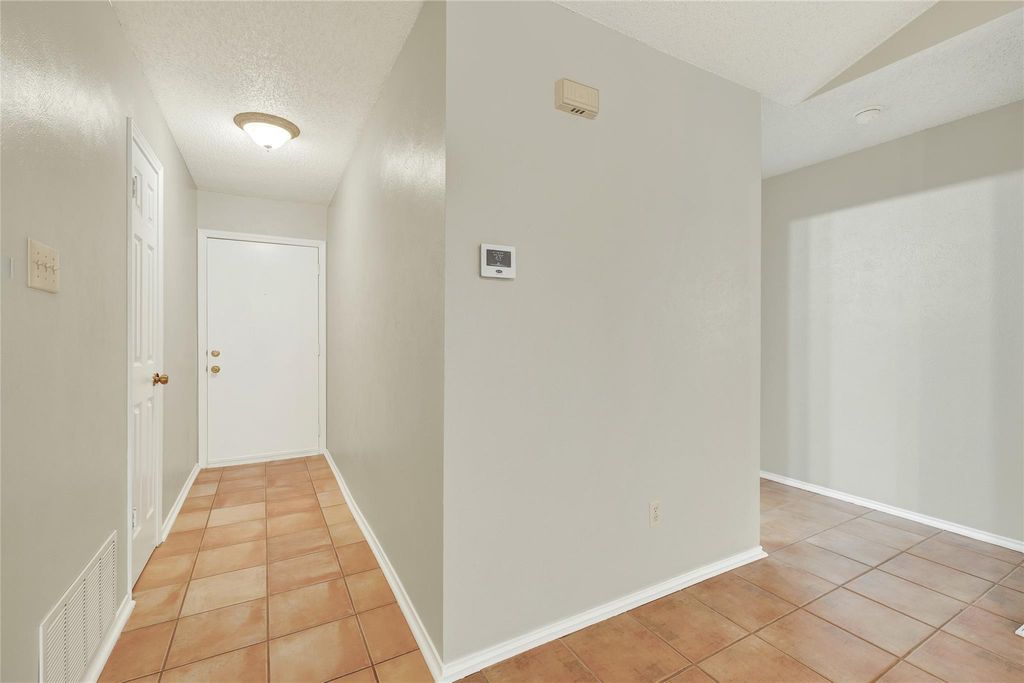 1935 Lisa LN, San Marcos, TX 78666