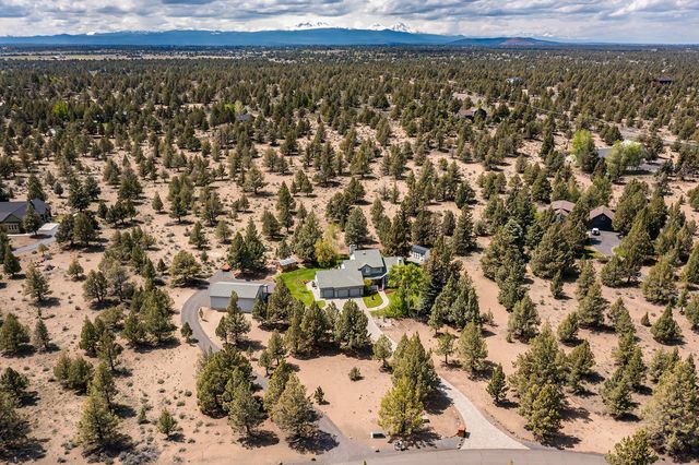 23308 Chisholm Trail, Bend, OR 97702