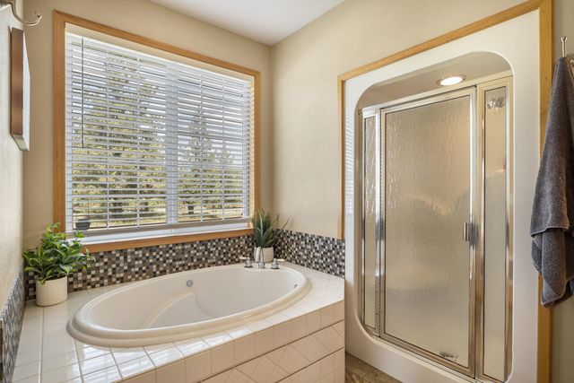 23308 Chisholm Trail, Bend, OR 97702