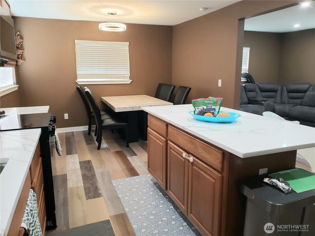 19522 5th Street Ct E #9, Lake Tapps, WA 98391