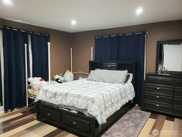 19522 5th Street Ct E #9, Lake Tapps, WA 98391