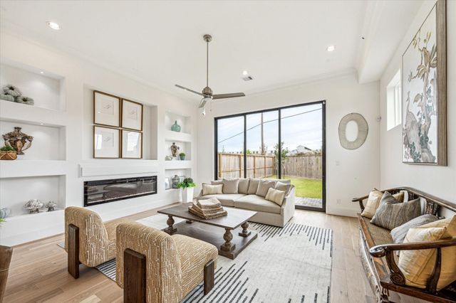 1008 Golden Nectar, Houston, TX 77008