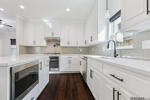 9629 S Creek Dr, Denham Springs, LA 70726