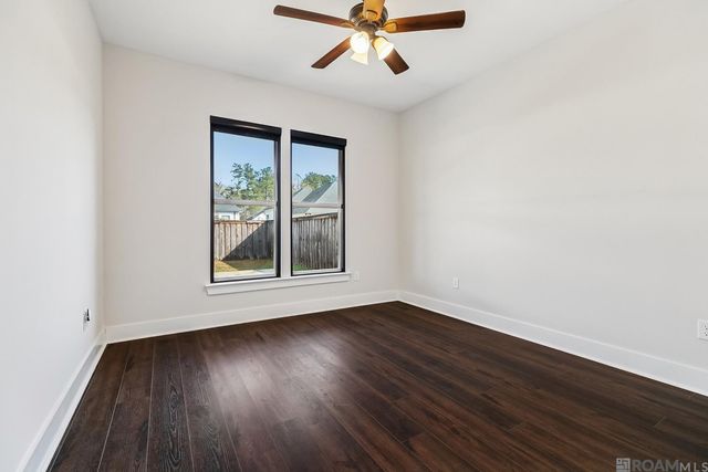 9629 S Creek Dr, Denham Springs, LA 70726