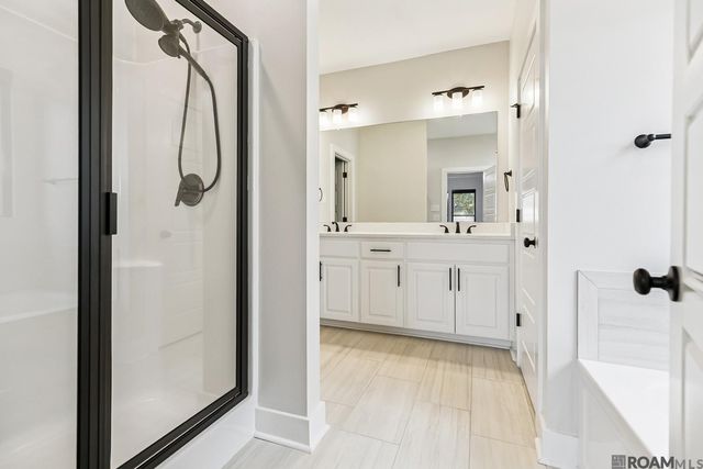 9629 S Creek Dr, Denham Springs, LA 70726