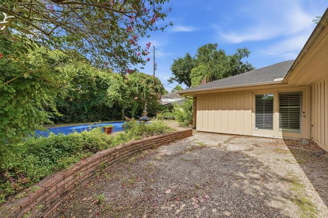 1519 Droxford Drive, Houston, TX 77008