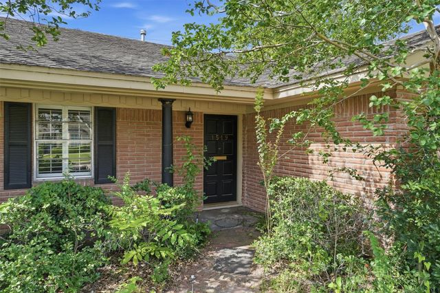 1519 Droxford Drive, Houston, TX 77008