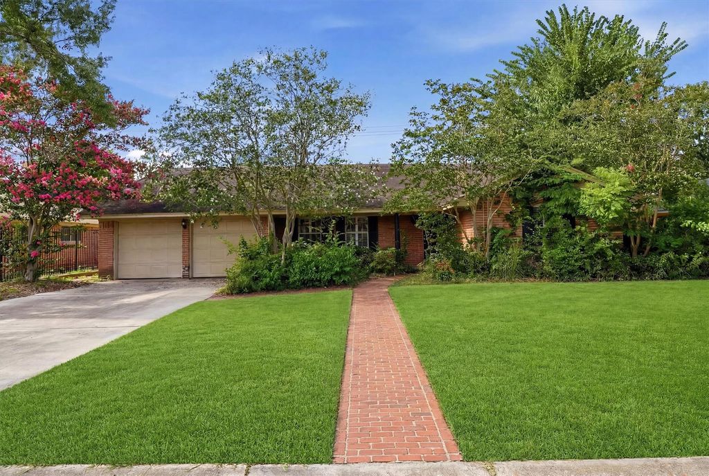 1519 Droxford Drive, Houston, TX 77008