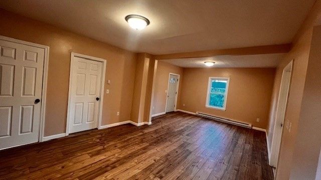 81 Mccarthy Ave, Chicopee, MA 01020