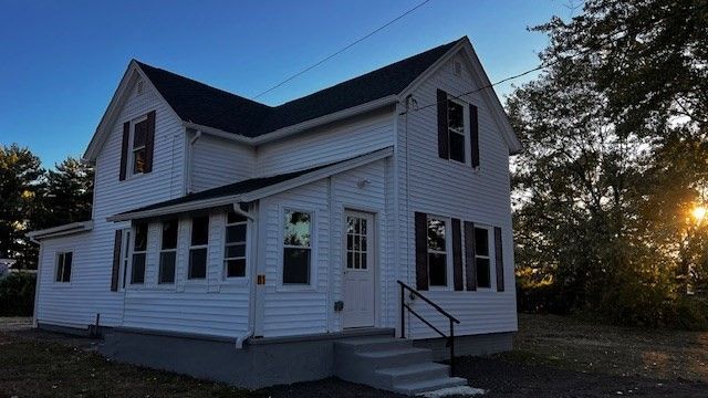 81 Mccarthy Ave, Chicopee, MA 01020
