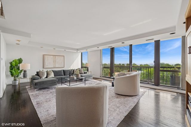 2314 N Lincoln Park West 8-9S, Chicago, IL 60614