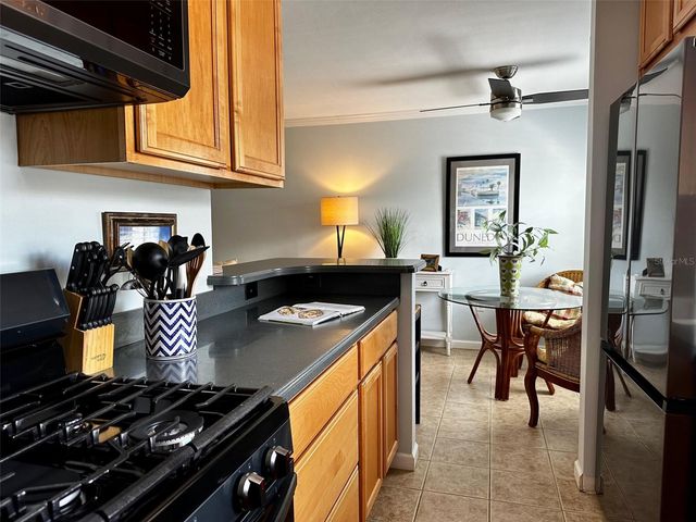 1101 VICTORIA DRIVE 7, Dunedin, FL 34698