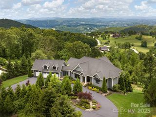 89 N Snow Ridge Drive, Hendersonville, NC 28792