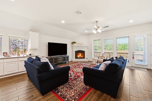 2049 SAXONHILL DR, San Antonio, TX 78253
