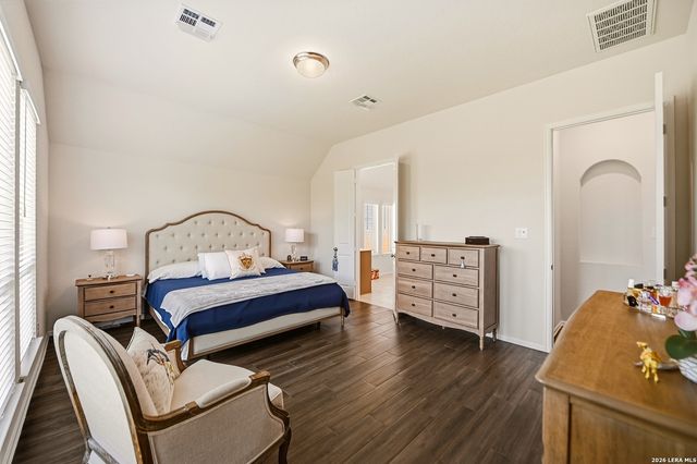 2049 SAXONHILL DR, San Antonio, TX 78253