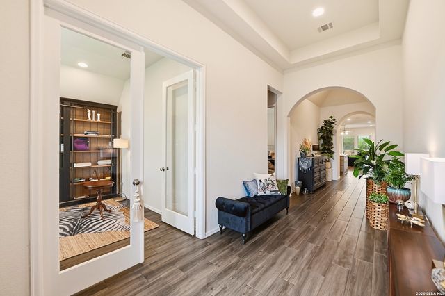2049 SAXONHILL DR, San Antonio, TX 78253