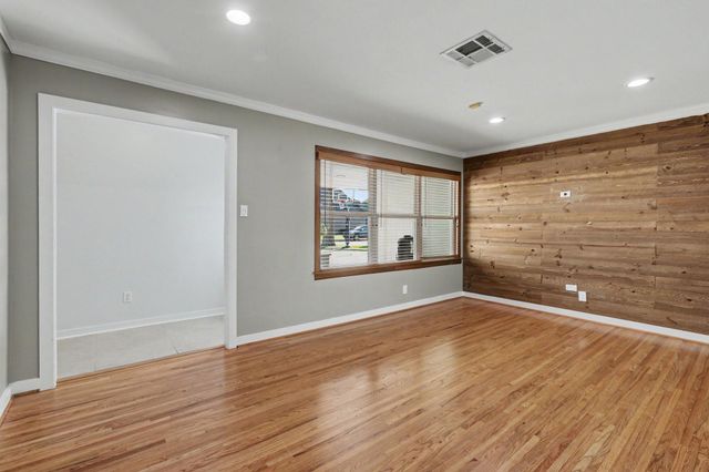 10306 Oakpoint Drive, Houston, TX 77043