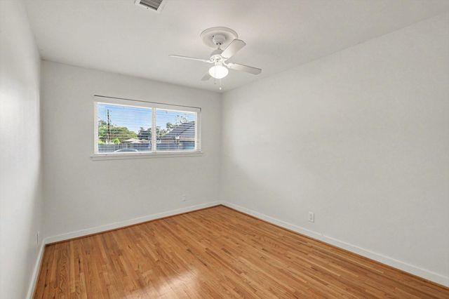 10306 Oakpoint Drive, Houston, TX 77043