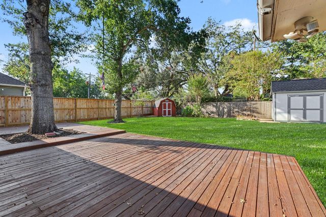 10306 Oakpoint Drive, Houston, TX 77043
