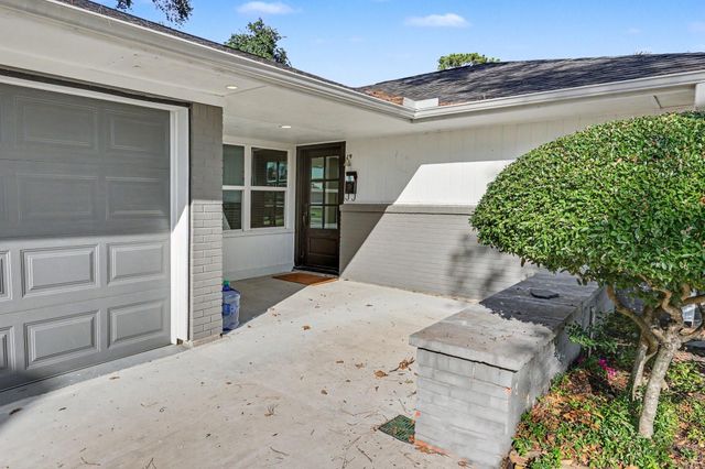 10306 Oakpoint Drive, Houston, TX 77043