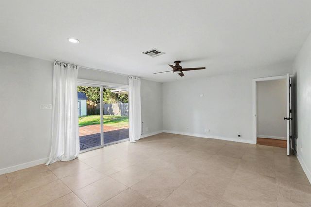 10306 Oakpoint Drive, Houston, TX 77043